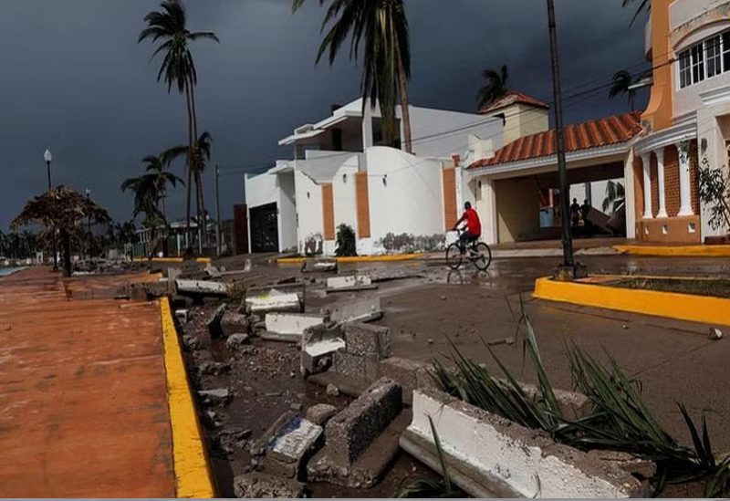 آثار الإعصار روزلين في المكسيك