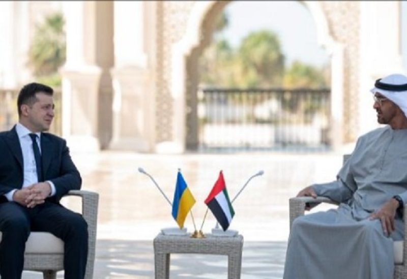 الشيخ محمد بن زايد آل نهيان رئيس دولة الإمارات وفلوديمير زيلينسكي رئيس أوكرانيا