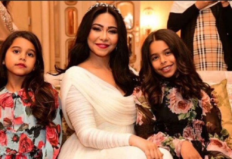 شيرين مع بنتها هنا مصطفى