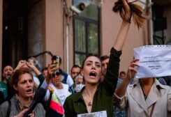 الاحتجاجات تتواصل في إيران ضد مقتل مهسا أميني