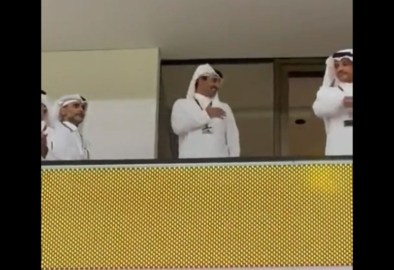 أمير قطر خلال مشاركته فرحة الجماهير عقب مباراة المغرب وبلجيكا