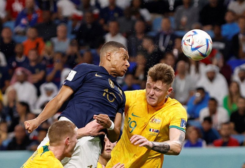 من مباراة فرنسا وأستراليا في نهائيات كأس العالم
