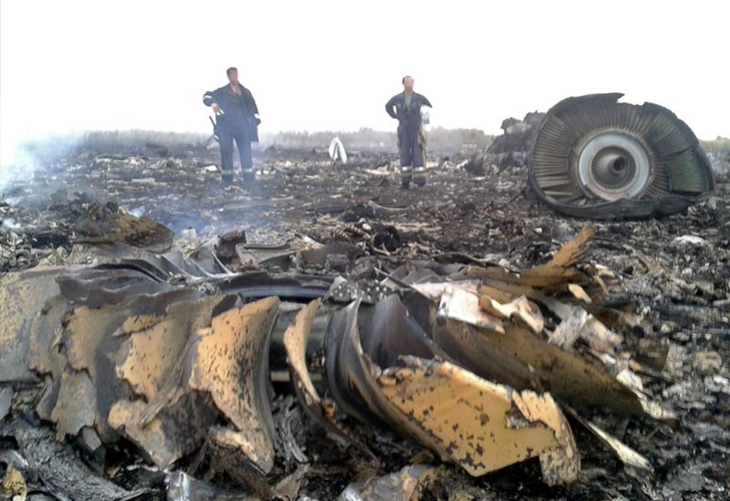 حطام طائرة ركاب ماليزية سقطت فوق أوكرانيا عام 2014