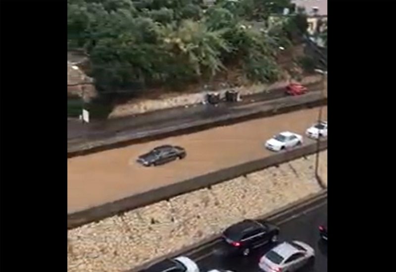 المياه تغمر أوتوستراد جونية