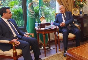 وزير الأشغال العامة والنقل علي حمية مع الأمين العام لجامعة الدول العربية احمد ابو الغيط