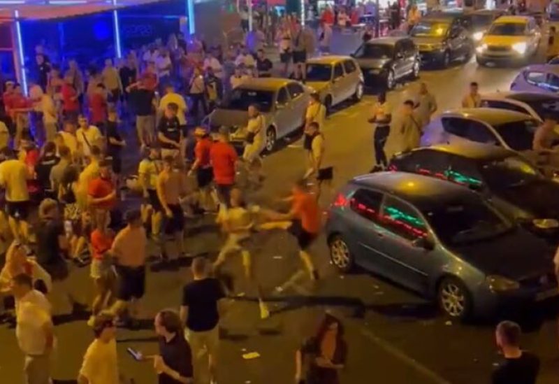 شجار بين مشجعي إنجلترا وويلز