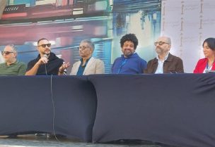 فريق عمل فيلم “19 ب”