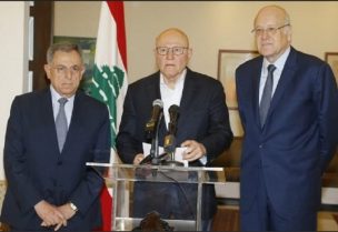 رئيس حكومة تصريف الأعمال نجيب ميقاتي والرئيسان الأسبقان للحكومة فؤاد السنيورة وتمام سلام