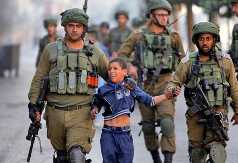 قوات الاحتلال تواصل اعتقال الأطفال الفلسطينيين