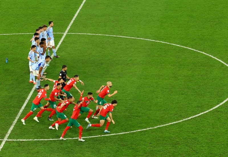 لحظة انتهاء المباراة وفوز منتخب المغرب على منتخب إسبانيا بركلات الترجيح