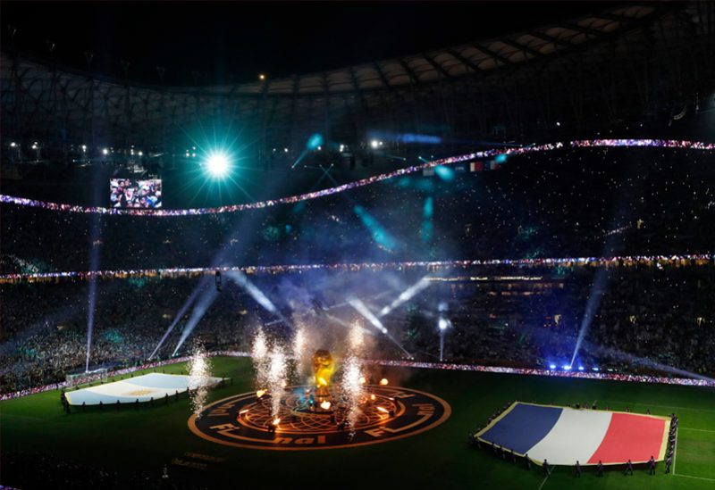 قبيل انطلاق المباراة النهائية لكأس العالم في قطر بين الأرجنتين وفرنسا