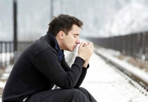 يعاني الكثيرون عند تبدل فصول السنة من حالات اكتئاب أو ما يسمى بـ "الاضطراب العاطفي الموسمي"