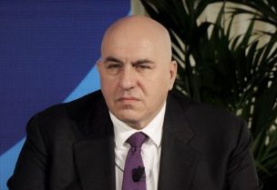 وزير الدفاع الإيطالي جويدو كروسيتو