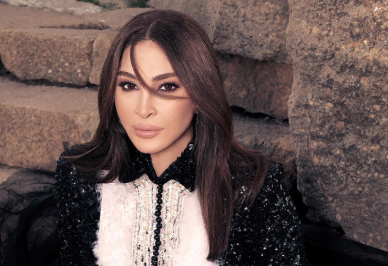 الفنانة إليسا
