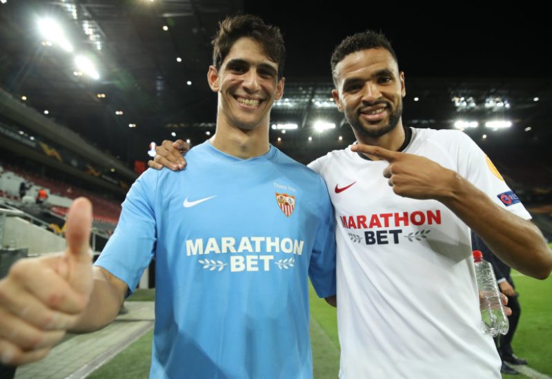 النصيري وبونو