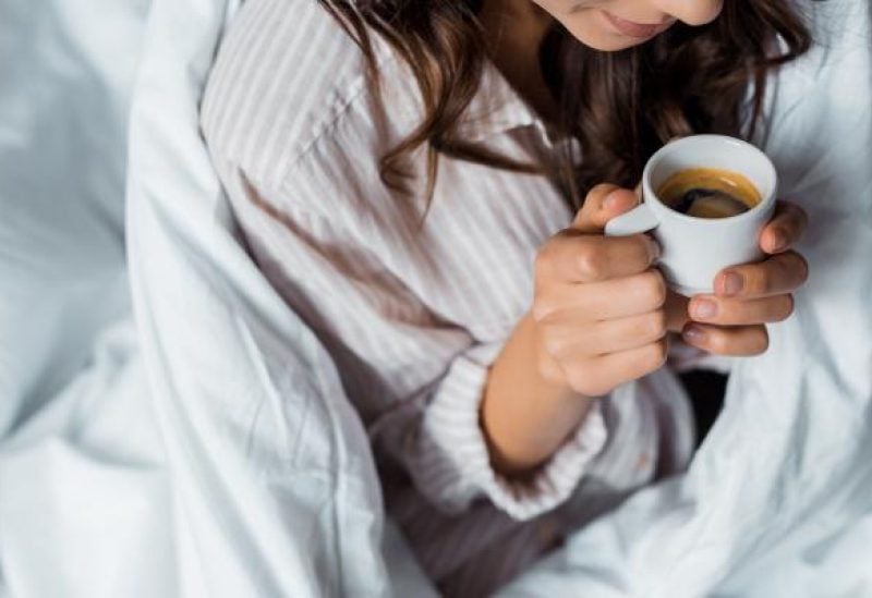 عواقب وخيمة لشرب القهوة عند الاستيقاظ