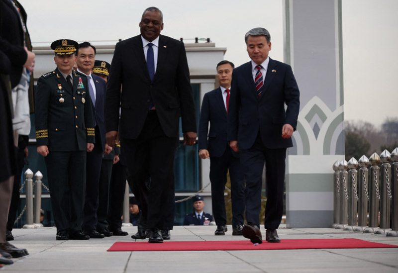 وزير الدفاع الأمريكي لويد أوستن ونظيره الكوري الجنوبي لي جونغ سوب