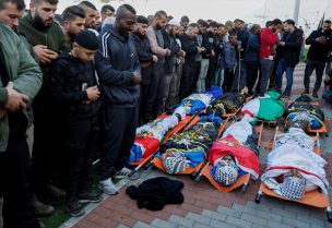 صلاة الجنازة على عدد من الشهداء الفلسطينيين في الضفة الغربية