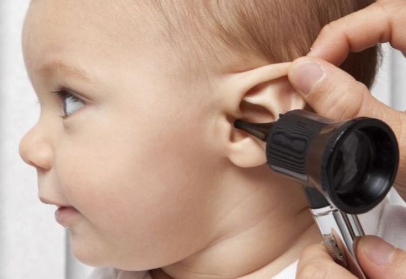 التهاب الأذن الوسطى لدى الأطفال- تعبيرية