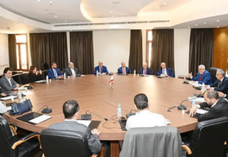 لبنان – لجنة الأشغال تعرض خطة الوزارة للنقل والمطارات والموانئ وتؤكد تطوير وسائل النقل المشتركة