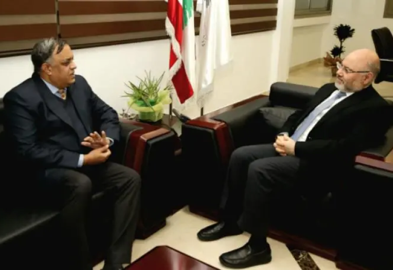وزير الصحّة فراس الأبيض والسفير الهندي سهيل أجاز خان