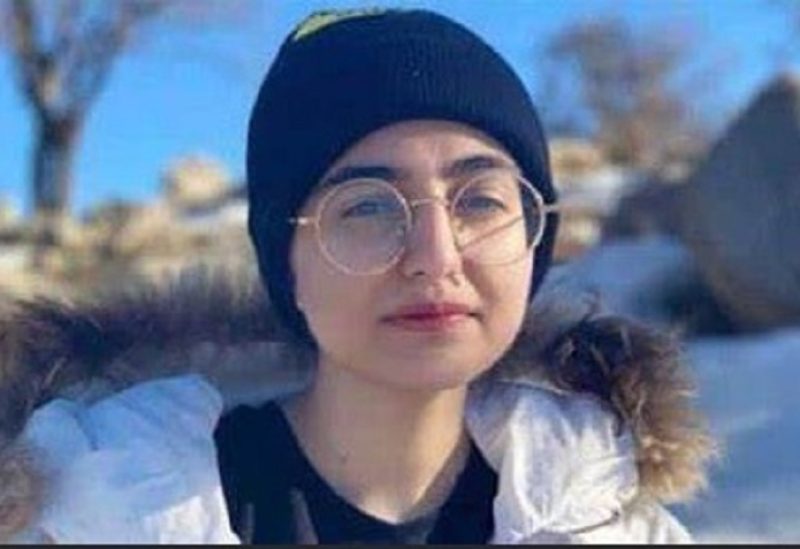 الطالبة دنيا فرهادي