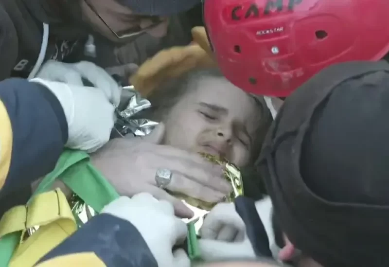 الطفلة عائشة لحظة إنقاذها في قهرمان مرعش