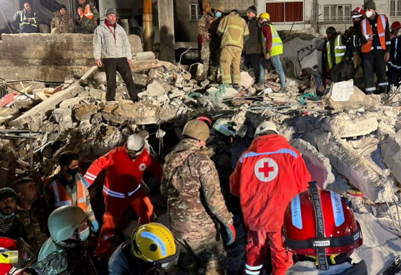 أعمال الإنقاذ في مدينة جبلة السورية