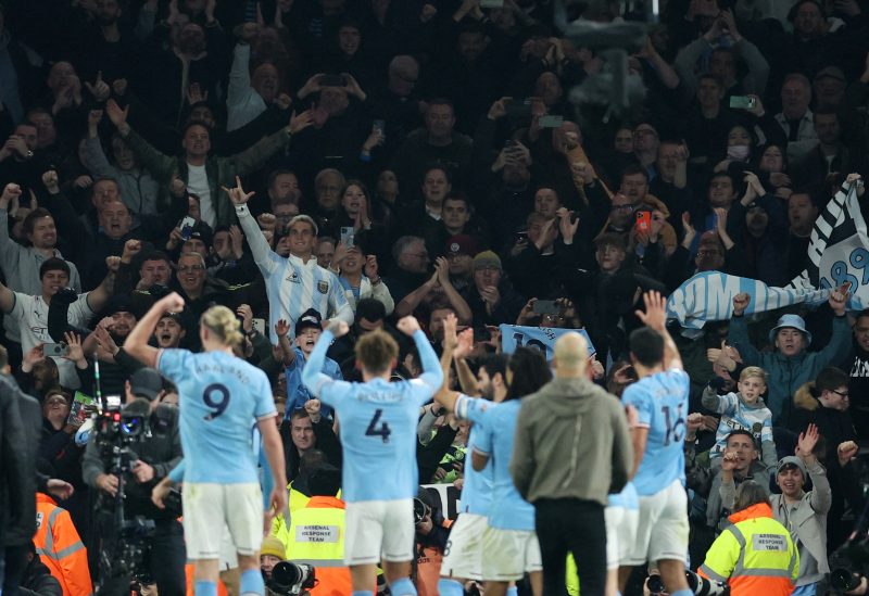 فريق مانشستر سيتي- رويترز