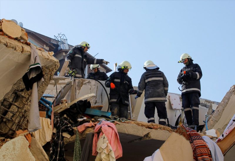 عمال الإنقاذ في هاتاي التركية