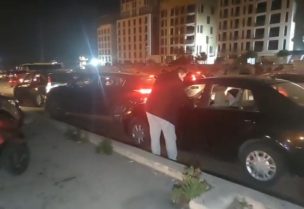 خرج عدد كبير من المواطنين إلى ساحة الشهداء