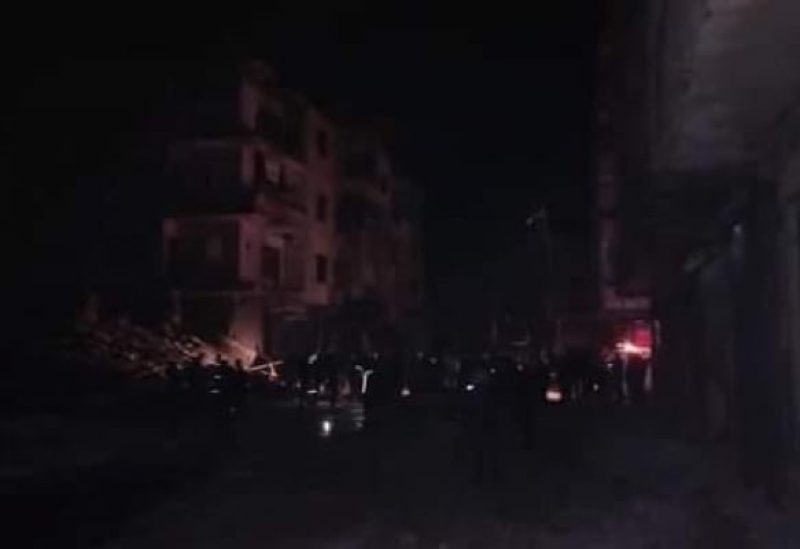انهيار مبنى في دمشق بسبب هزة أرضية