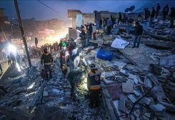 ارتفاع حصيلة قتلى الزلزال المدمر بتركيا وسوريا