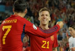 لاعب منتخب إسبانيا "داني أولمو"