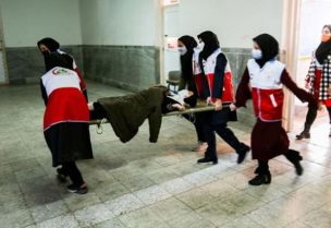 عشرات الطالبات الإيرانيات تعرضن لمحاولات تسميم