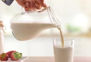 يساعد شرب الحليب البارد في الصباح الباكر على تخفيف حرقة المعدة