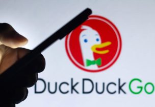 شعار محرك البحث "DuckDuckGo"