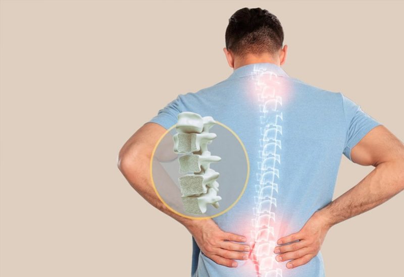 يكون مرض هشاشة العظام بصورة شائعة في الوِرك والرسغ والعمود الفقري