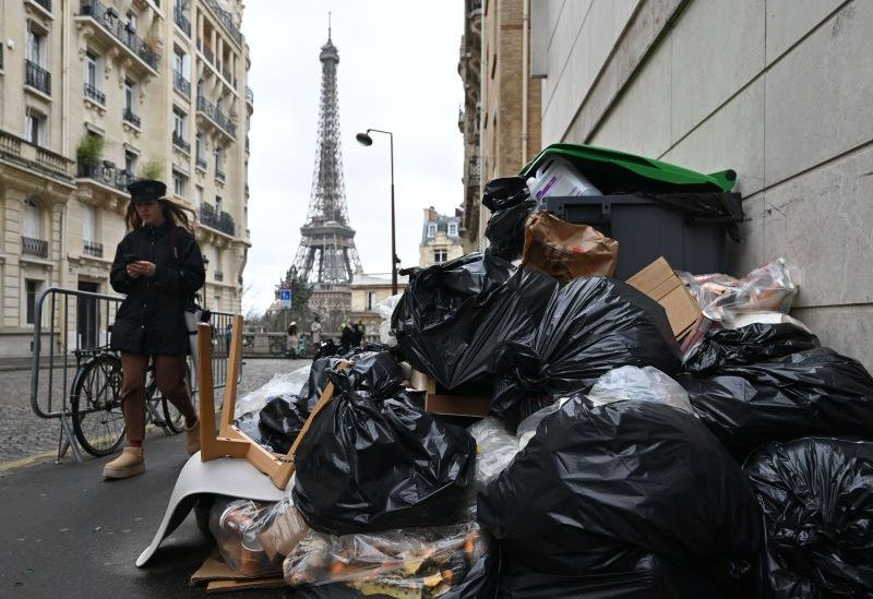 عمّال النظافة في باريس يخططون لاستئناف الإضراب