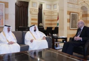 رئيس الحكومة نجيب ميقاتي وزير الدولة في وزارة الخارجية القطرية محمد بن عبد العزيز الخليفي