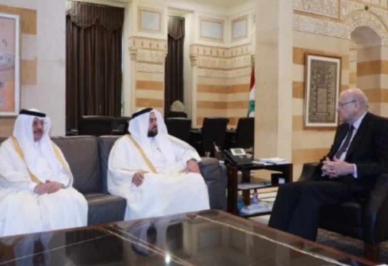رئيس الحكومة نجيب ميقاتي وزير الدولة في وزارة الخارجية القطرية محمد بن عبد العزيز الخليفي