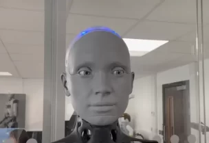 روبوت ذكاء اصطناعي