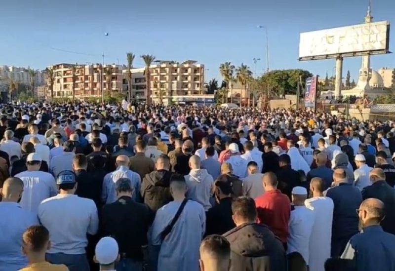 صلاة عيد الفطر عند دوار أبو علي في طرابلس
