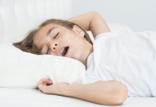 الشخير أثناء النوم - تعبيرية