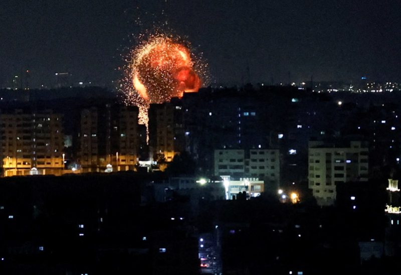 غارات إسرائيلية تستهدف عدة مواقع في قطاع غزة
