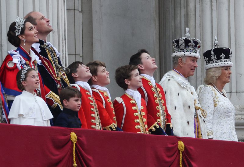 الملك تشارلز والعائلة المالكة- رويترز