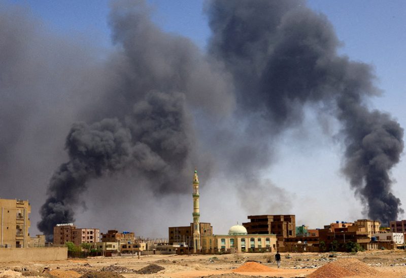 آثار اشتباكات في العاصمة السودانية الخرطوم - أرشيفية (رويترز)