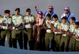 الأمير حسين يشارك في الدحية