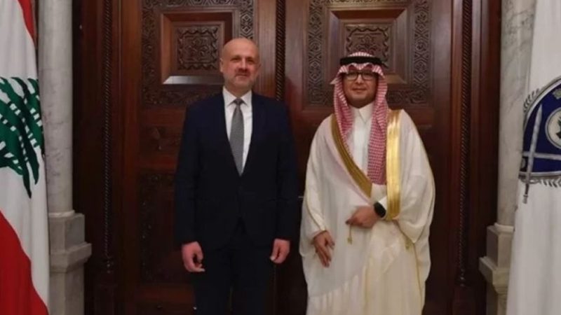 السفير السعودي وليد بخاري ووزير الداخلية بسام مولوي