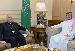 السفير السعودي وليد بخاري والسفير البابوي باولو بورجيا